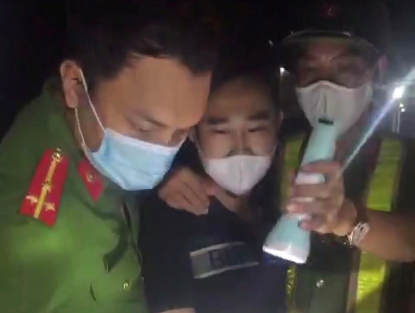 Bắt giữ 2 đối tượng tàng trữ ma túy tại chốt kiểm soát phòng, chống dịch Covid-19 liên ngành khu vực cầu Nghìn- QL 10 (huyện Vĩnh Bảo)